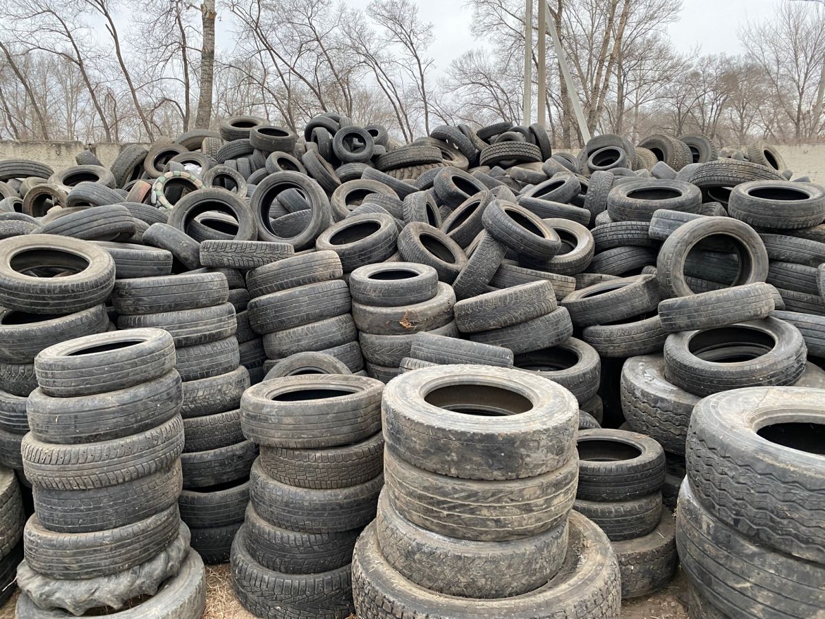 Более 10 тысяч отработанных шин сдали жители Хакасии на утилизацию