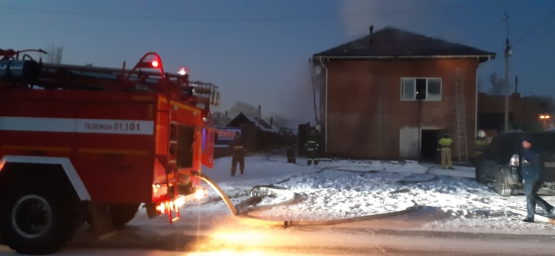 В Хакасии продолжают гореть жилые дома