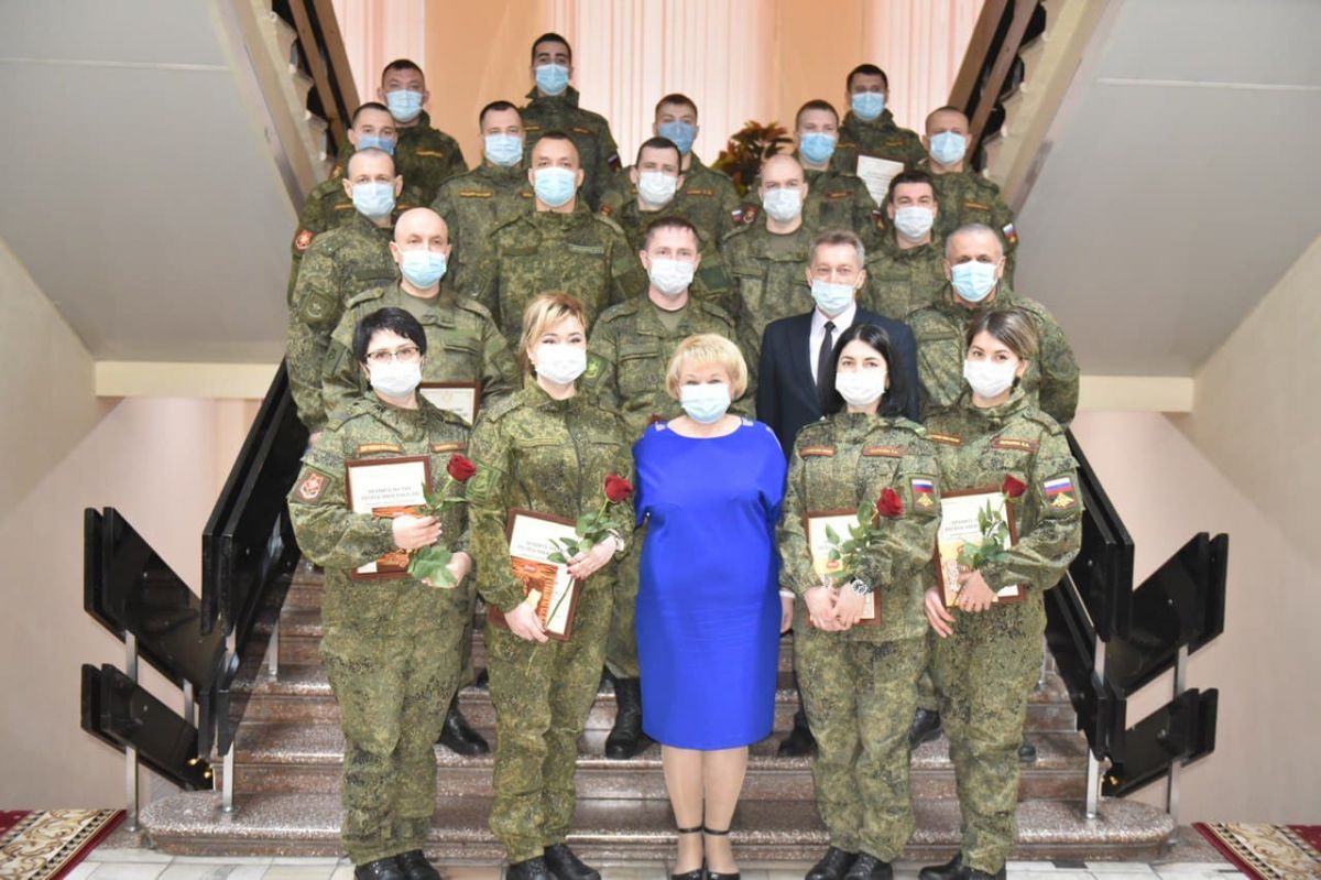 Власти Хакасии поблагодарили военных медиков за помощь республике в борьбе с коронавирусом