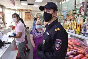 Сотни нарушений: в Хакасии продолжаются проверки общественных мест
