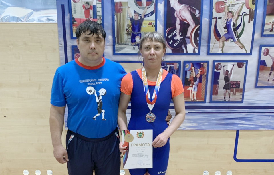 Тяжелоатлеты из Хакасии – серебряные призеры сибирских соревнований