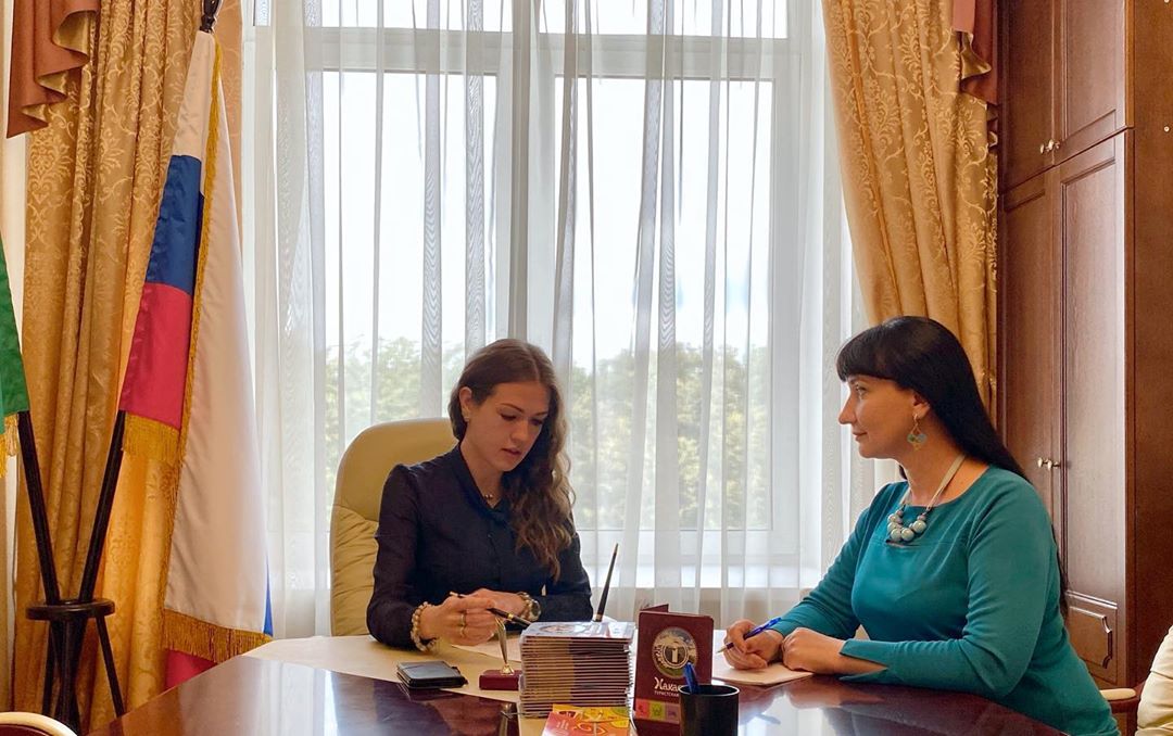 Юлия Исмагилова обсудила с Татьяной Карташовой перспективы развития молодежной политики Хакасии