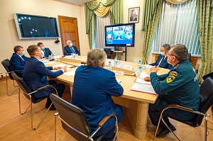 Валентин Коновалов доложил полномочному представителю президента о готовности региона противостоять воде и огню