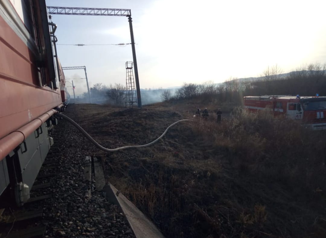 Пожарные поезда Красноярской железной дороги принимают участие в тушении  пожаров в Хакасии и Красноярском крае - НИА-Хакасия