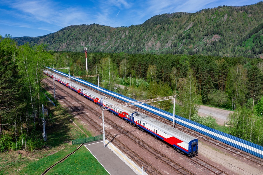 23055