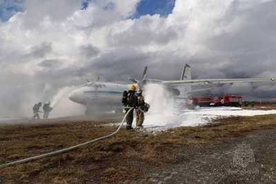 В аэропорту Абакана пожарные тушили горящий самолет