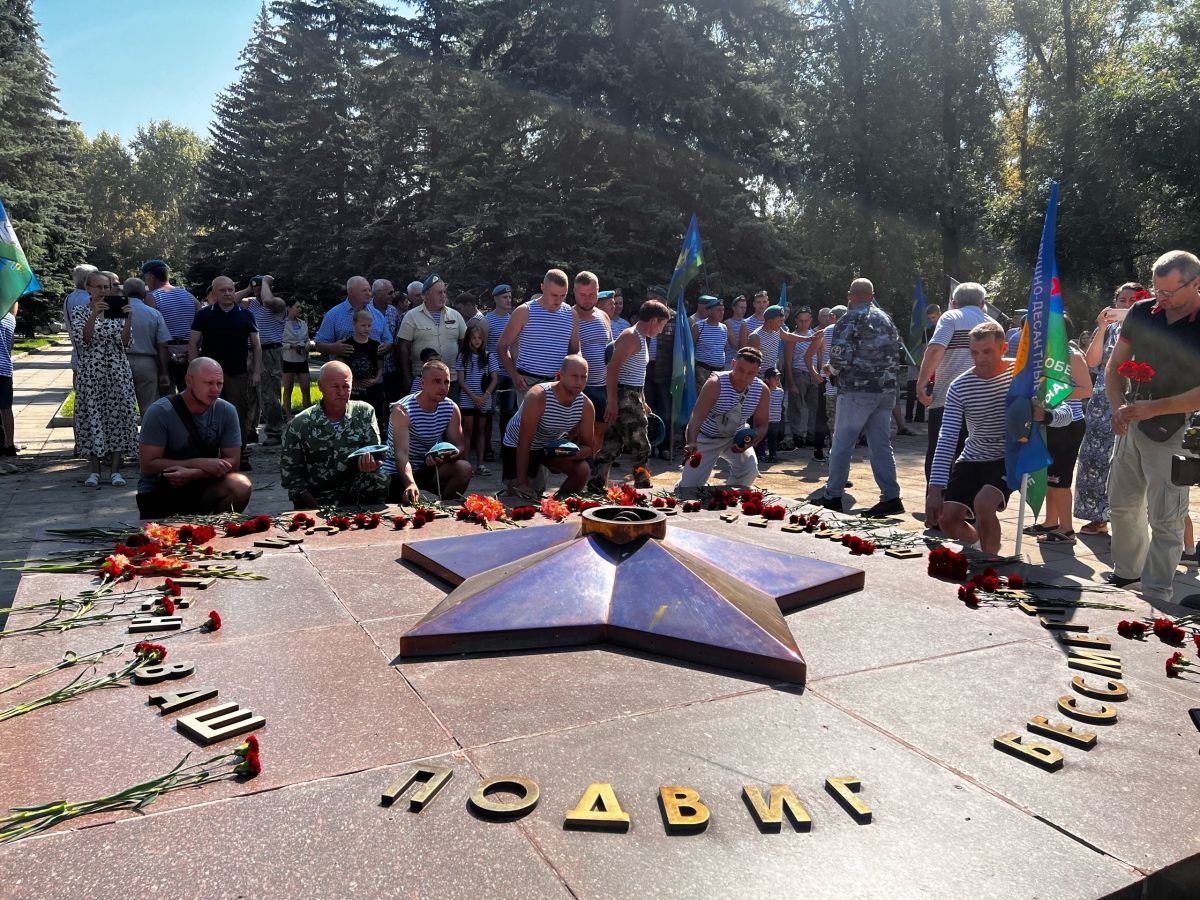 Митинг в честь дня воздушно-десантных войск прошел в Хакасии
