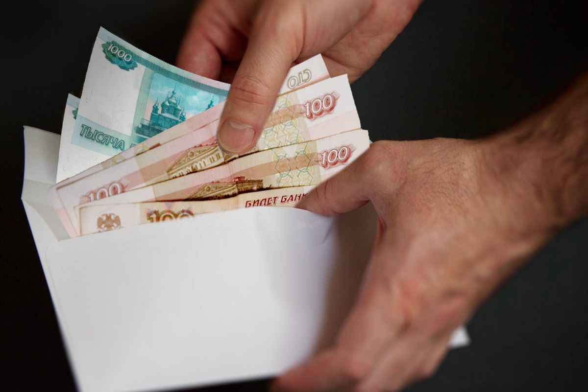 В Хакасии продолжается анонимное анкетирование о зарплате «в конверте»