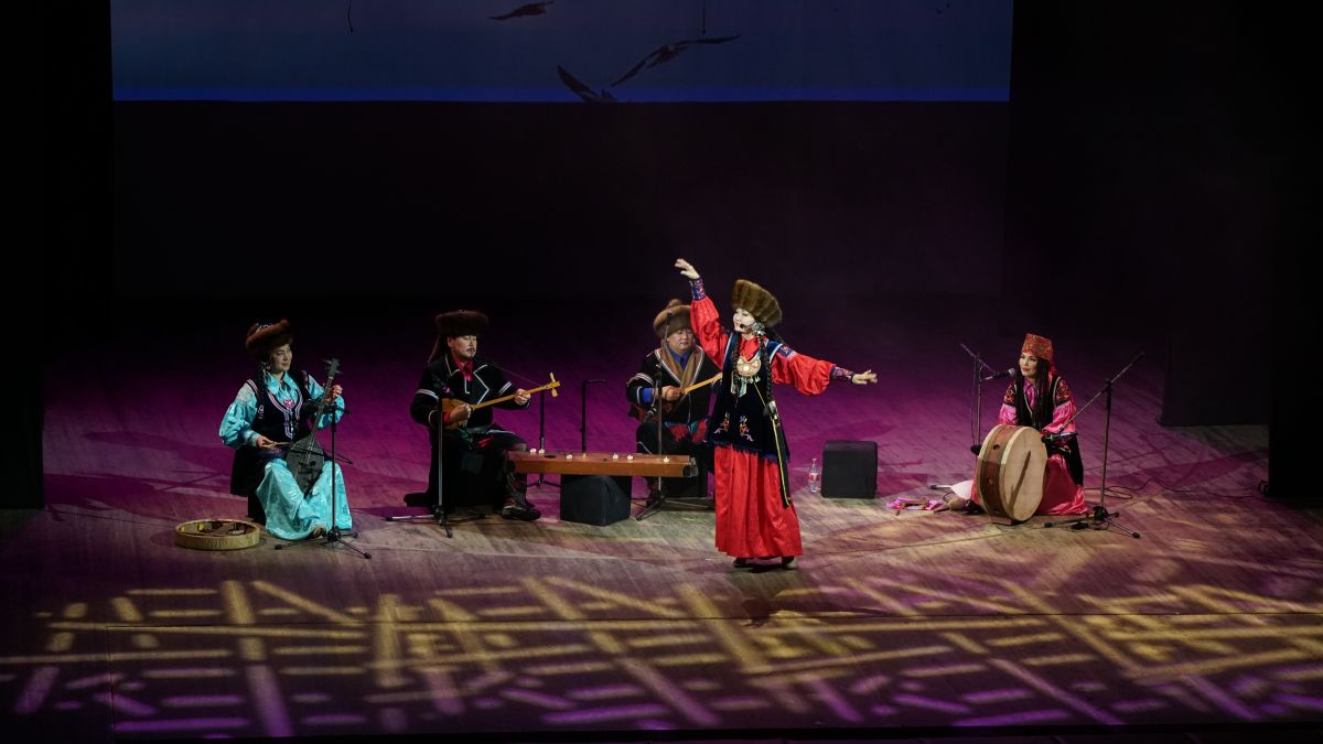 В театре «Читiген» людей с нарушением зрения познакомят с хакасскими музыкальными инструментами