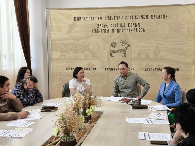 В Хакасии прошел молодежный совет, посвященный подготовке к Тун пайраму