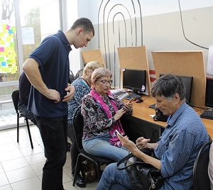Пожилые жители Хакасии могут бесплатно обучиться компьютерной грамотности