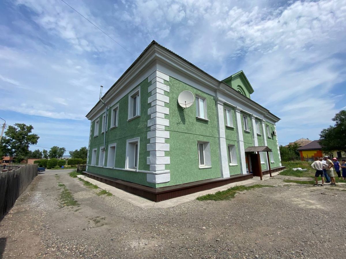 В Усть-Абакане обновили фасады домов в рамках капремонта