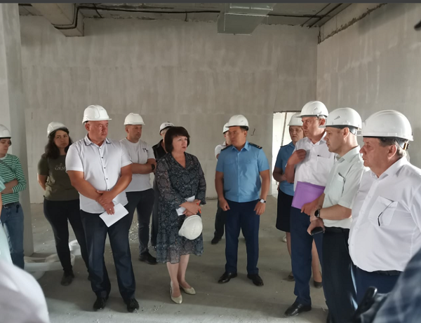 Власти Хакасии оценили ход строительства новой школы в селе Белый Яр