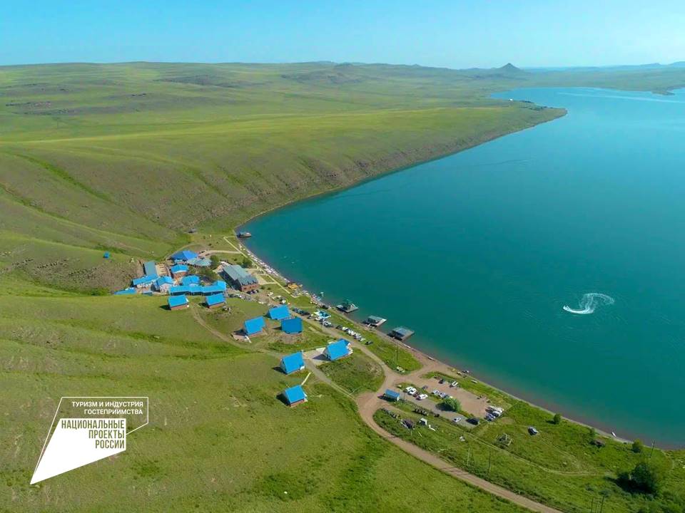 Озеро белё Хакасия палаточный городок