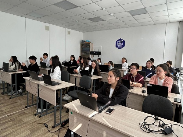 В Хакасии школьники написали олимпиаду по родным языкам Сибири и Дальнего Востока