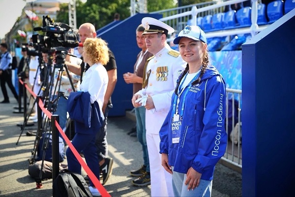Хакасские волонтеры помогли в проведении главного военно-морского парада в Санкт-Петербурге