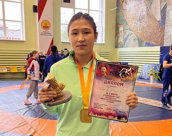 Спортсменка из Хакасии – победитель всероссийских соревнований по вольной борьбе