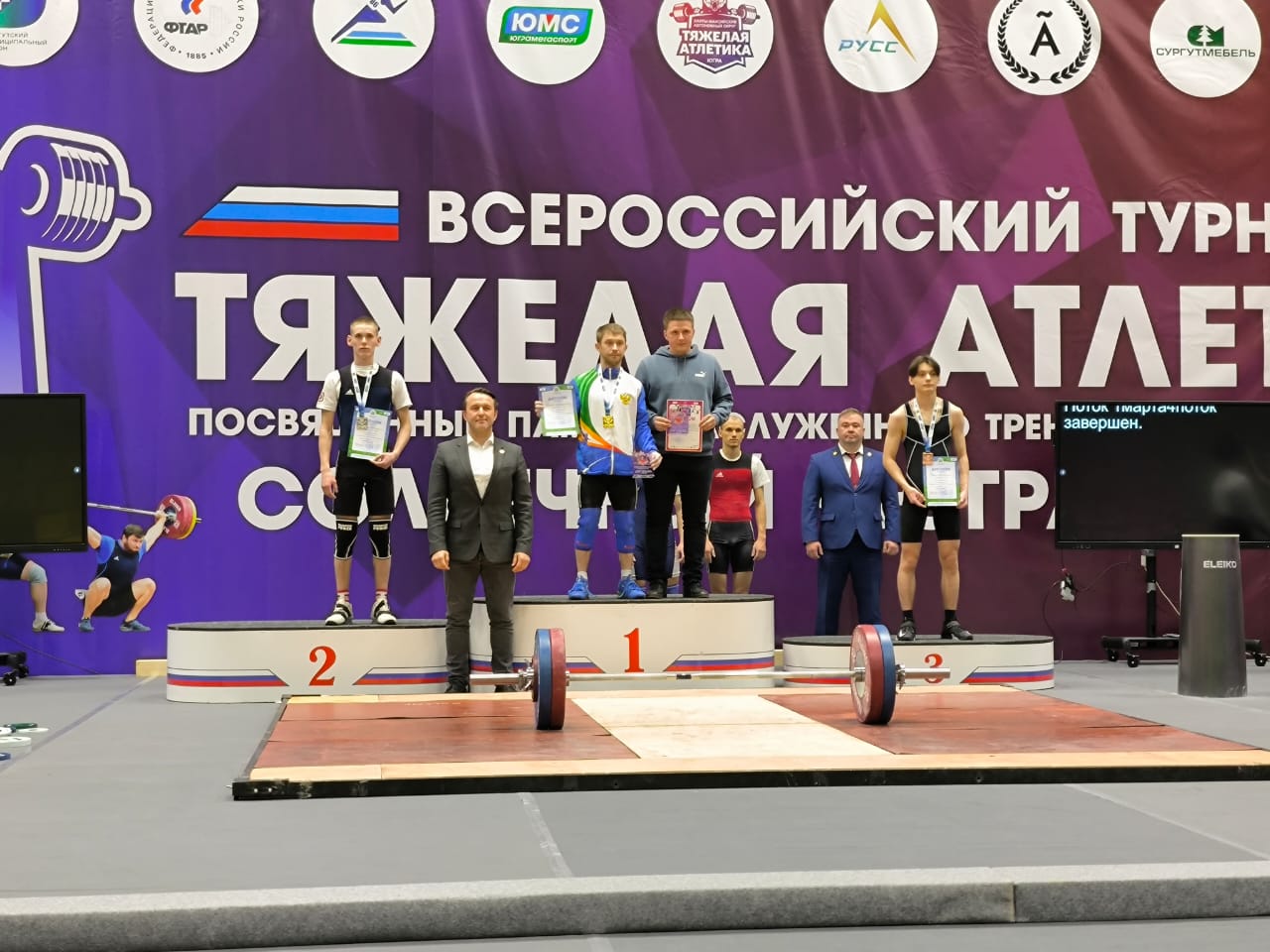 Спортсмен из Хакасии взял серебро всероссийских соревнований по тяжелой атлетике