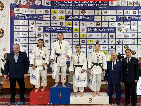 Спортсменка из Хакасии завоевала серебро первенства СФО по дзюдо