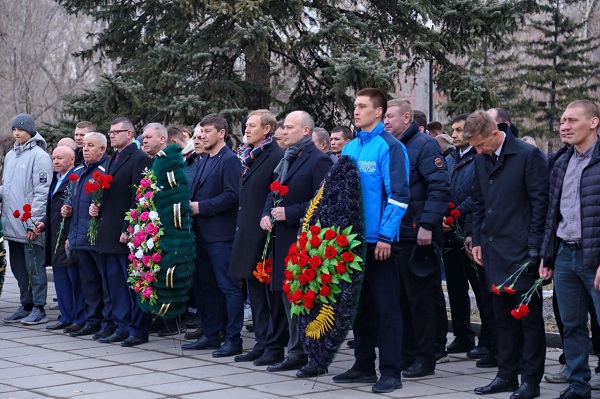 Спортивная общественность Хакасии почтила память жертв теракта в Подмосковье