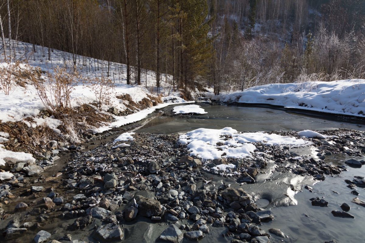 В реках Хакасии обнаружили нефтепродукты и загрязняющие вещества