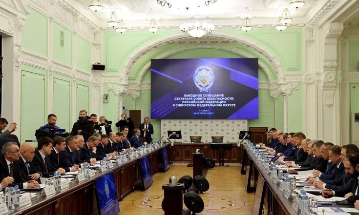Глава Хакасии принял участие в выездном совещании Секретаря Совета Безопасности РФ