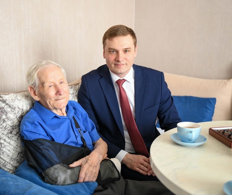Валентин Коновалов побывал в гостях у ветерана Великой Отечественной войны