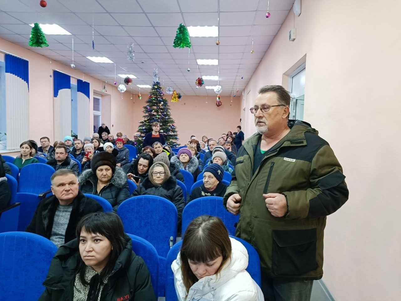 Глава Хакасии провёл открытый диалог с жителями Кировского сельсовета