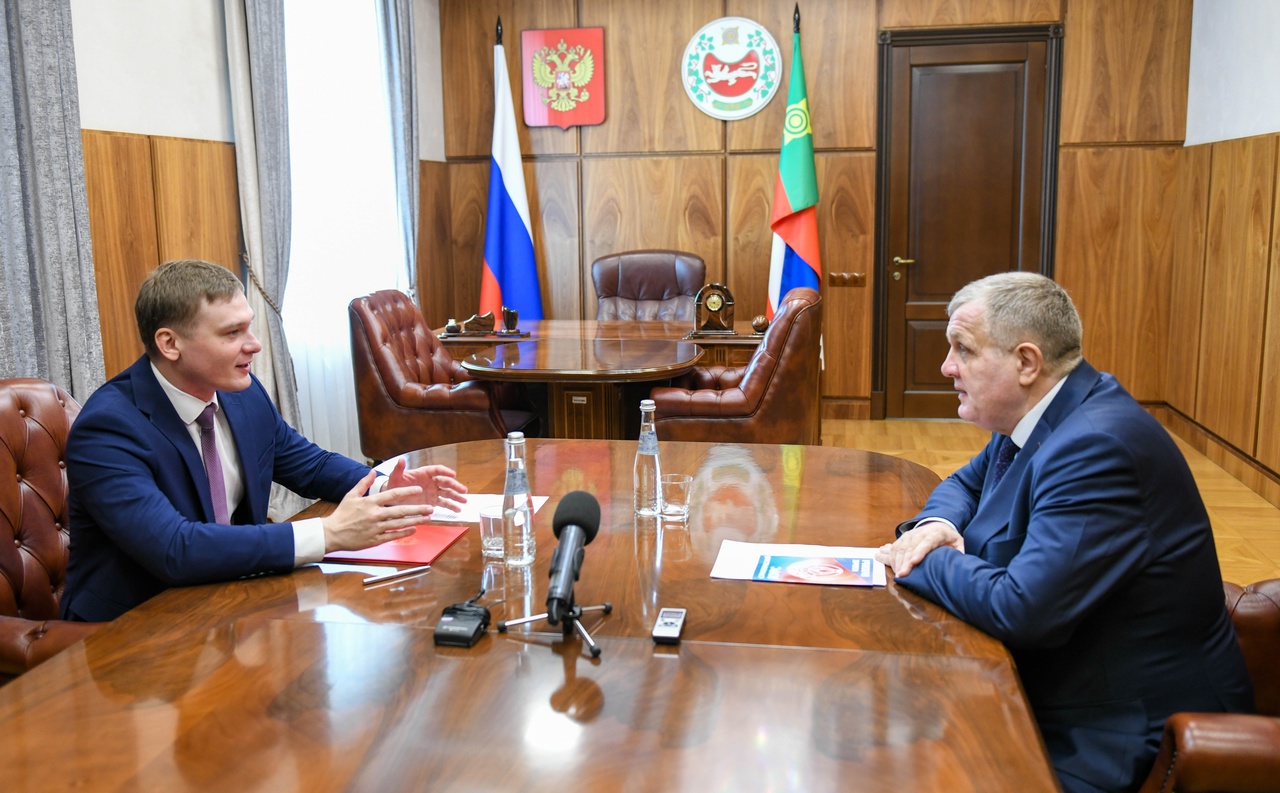 Глава Хакасии встретился с первым заместителем председателя комитета Госдумы по труду и социальной политике