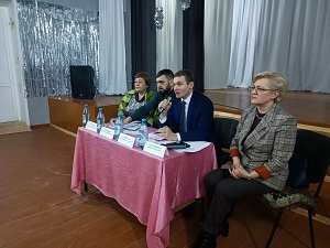 Глава Хакасии встретился с жителями деревни Новокурск
