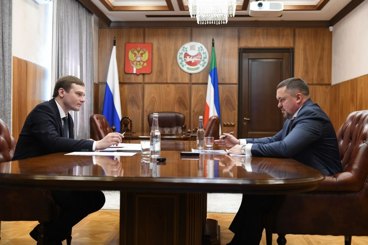 Министр имущественных и земельных отношений Хакасии Евгений Тарасов отчиталось о работе ведомства