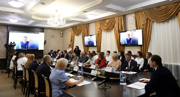 Валентин Коновалов провёл заседание Координационного совета «Движения первых»