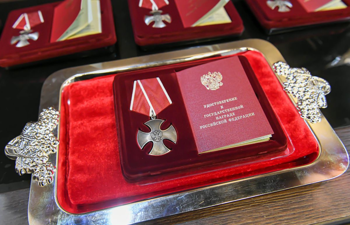 Глава Хакасии вручил Ордена Мужества семьям погибших в ходе СВО бойцов