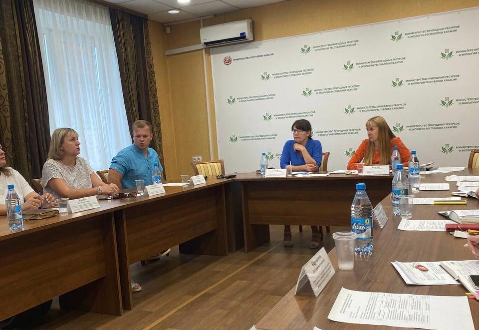 В Хакасии обсудили вопросы экологического просвещения