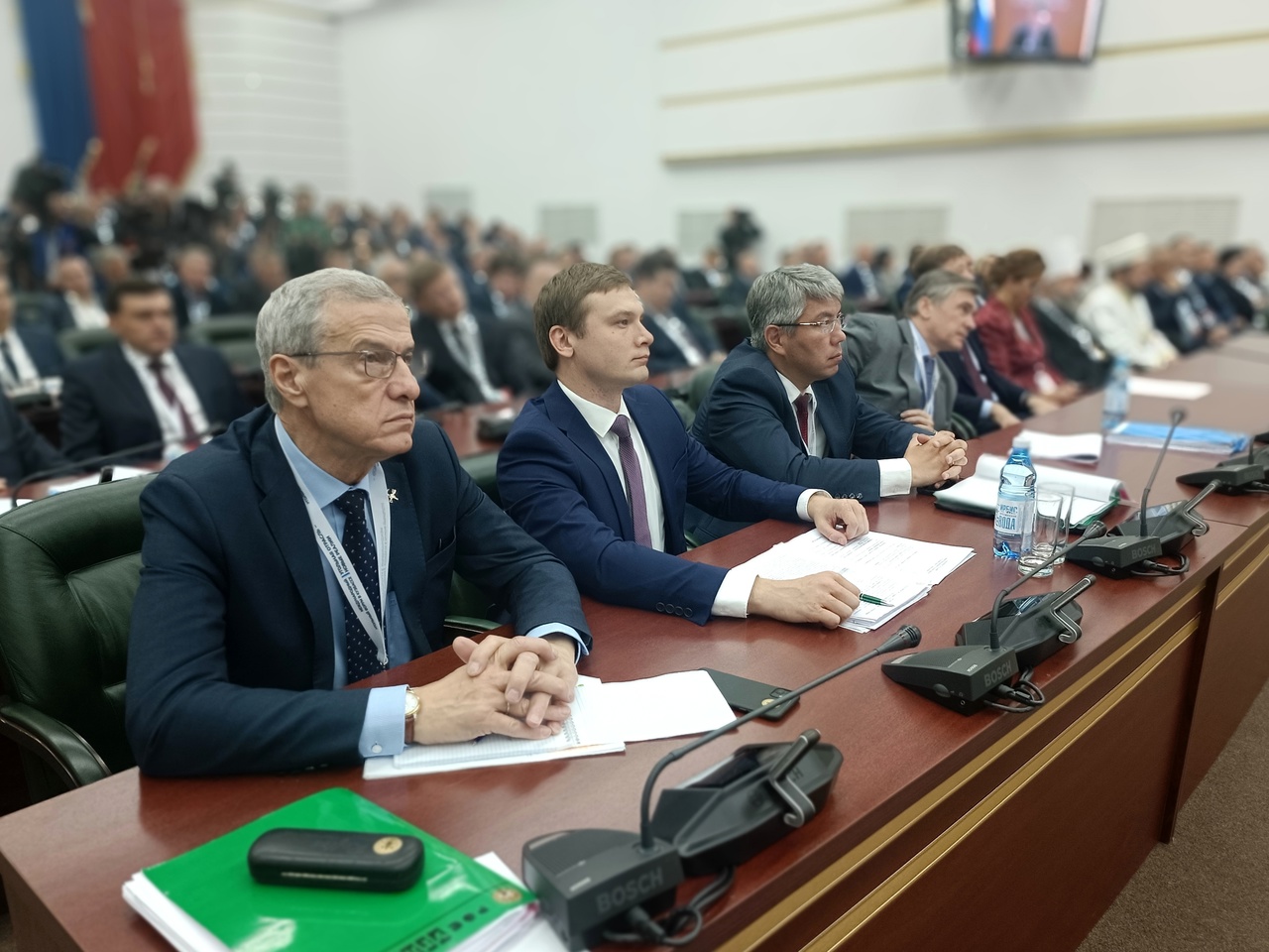 Глава Хакасии принял участие в пленарном заседании международного угольного форума в Кузбассе