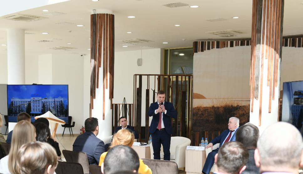 Глава Хакасии и депутат Госдумы провели встречу с предпринимателями региона