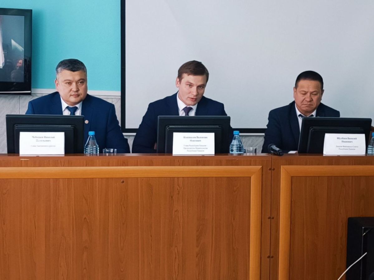 Глава Хакасии провел совещание по развитию Таштыпского района