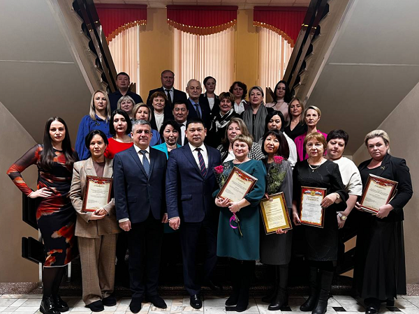 Лучшим комиссиям по делам несовершеннолетних Хакасии вручены награды