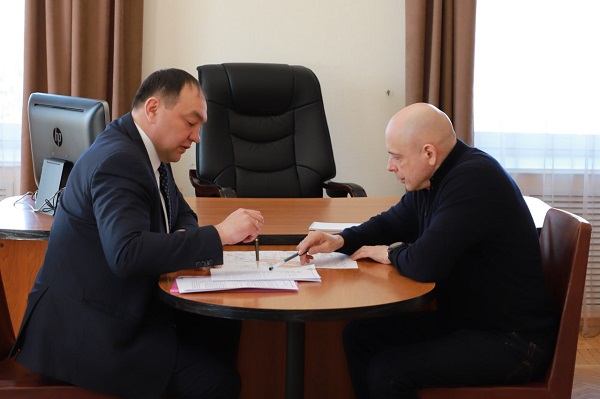 Сергей Сокол провел встречу с генеральным директором «СУЭК-Хакасия»
