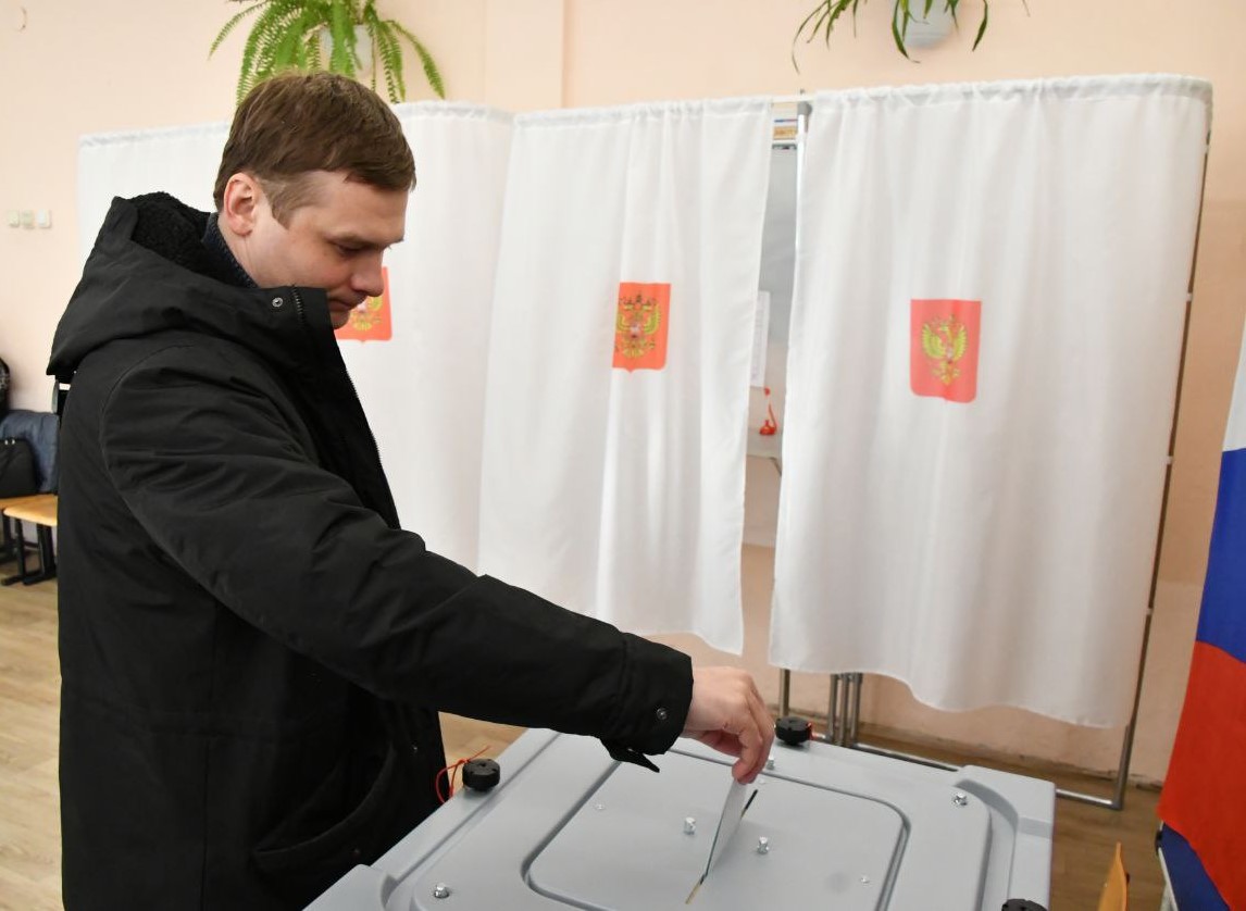 Глава Хакасии проголосовал на выборах Президента России