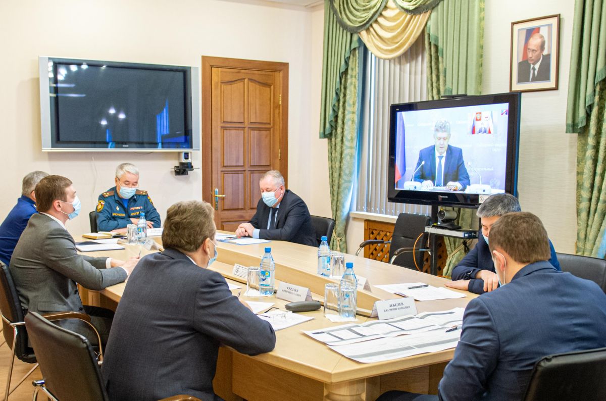 Полпред Президента Анатолий Серышев провел совещание по подготовке к прохождению паводка и пожароопасного периода